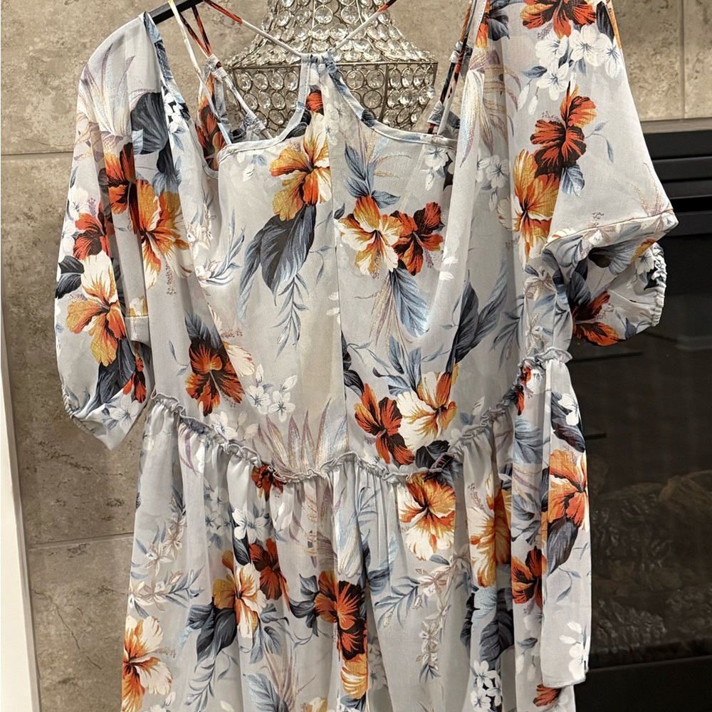 Chiffon Floral Print Women's Top from Buckle NWT
